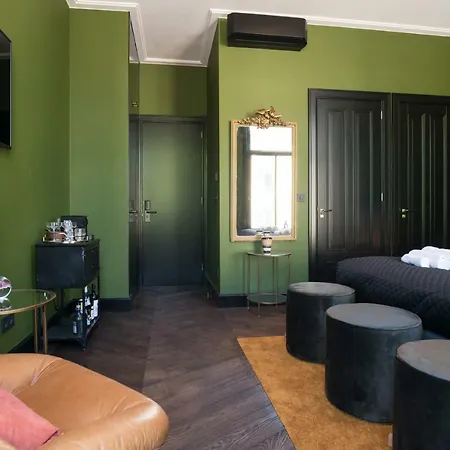 New Amsterdam Harlem Hotel *