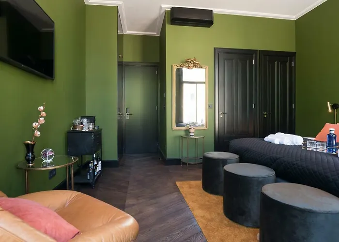 New Amsterdam Harlem Hotel *